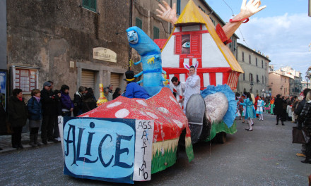 Sfilata dei carri di carnevale a Tolfa