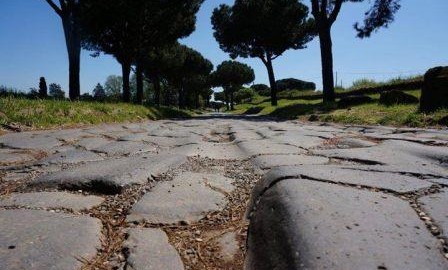 L’Appia ritrovata. In cammino da Roma a Brindisi di Paolo Rumiz e compagni