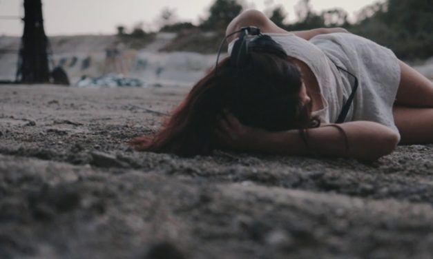 The Sun Is Going Under, il nuovo video di Bacàn girato nella spiaggia Caldara di Manziana