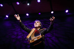 Roma, Auditorium parco della Musica 05 01 2020<br /> LA CHIARASTELLA - Ambrogio Sparagna, l'Orchestra Popolare Italiana dell'Auditorium Parco della Musica,<br /> il Coro Popolare diretto da Anna Rita Colaianni,<br /> e con Fausta Vetere, Theodoro Melissinopoulos<br /> e il Gruppo di danze popolari Choros di Anna Cirigliano. © Fondazione Musica Per Roma /<br /> foto Musacchio, Ianniello &amp; Pasqualini